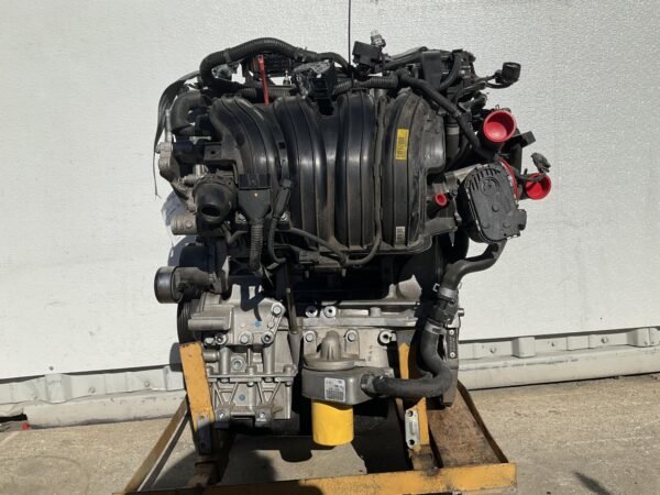 2018 Hyundai Santa FE Engine Assembly - Image 3