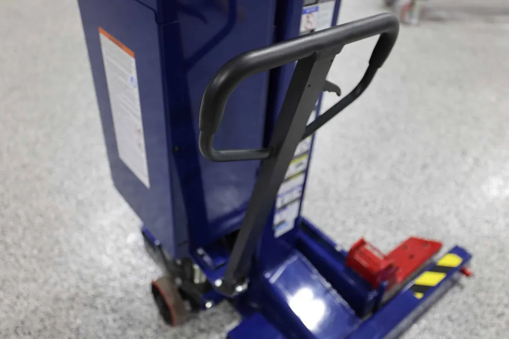 Challenger CLHM-140 14,000 lb. ALI Certified Wireless Mobile Column Lift (Set of 2) 6 Challenger CLHM-140 14,000 lb. ALI Certified Wireless Mobile Column Lift (Set of 2)