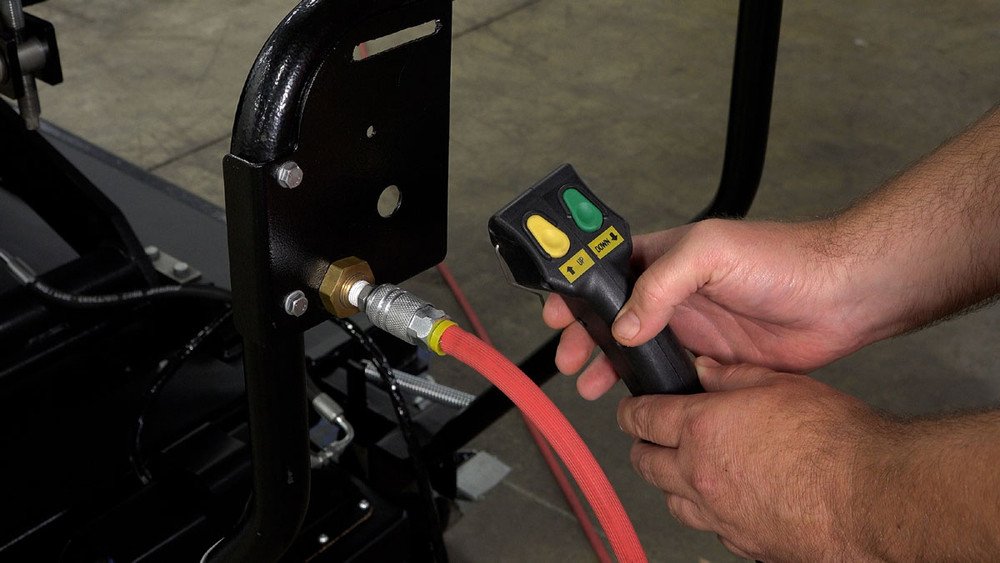 Rotary LT35A 3,500 lb capacity Air-Hydraulic Lifting Table - Image 8