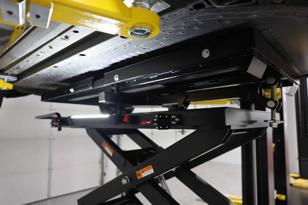 Challenger BT3300 3,300 lb. Battery Lift Table 5 Challenger BT3300 3,300 lb. Battery Lift Table
