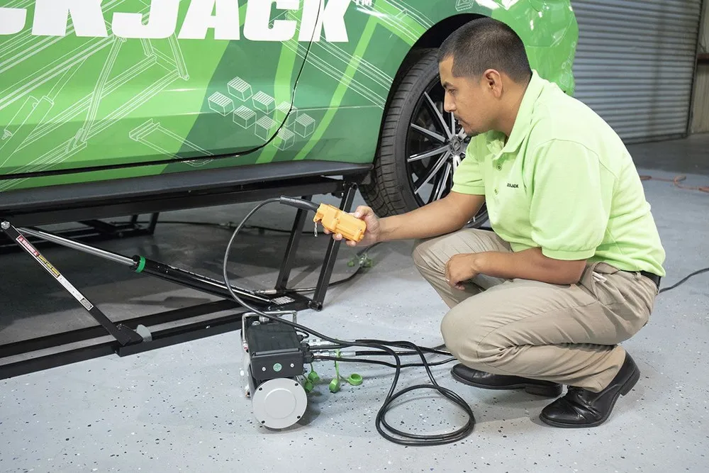 QuickJack BL-3500SLX 3,500 Lb. Capacity Portable Car Lift 7 QuickJack BL-3500SLX 3,500 Lb. Capacity Portable Car Lift